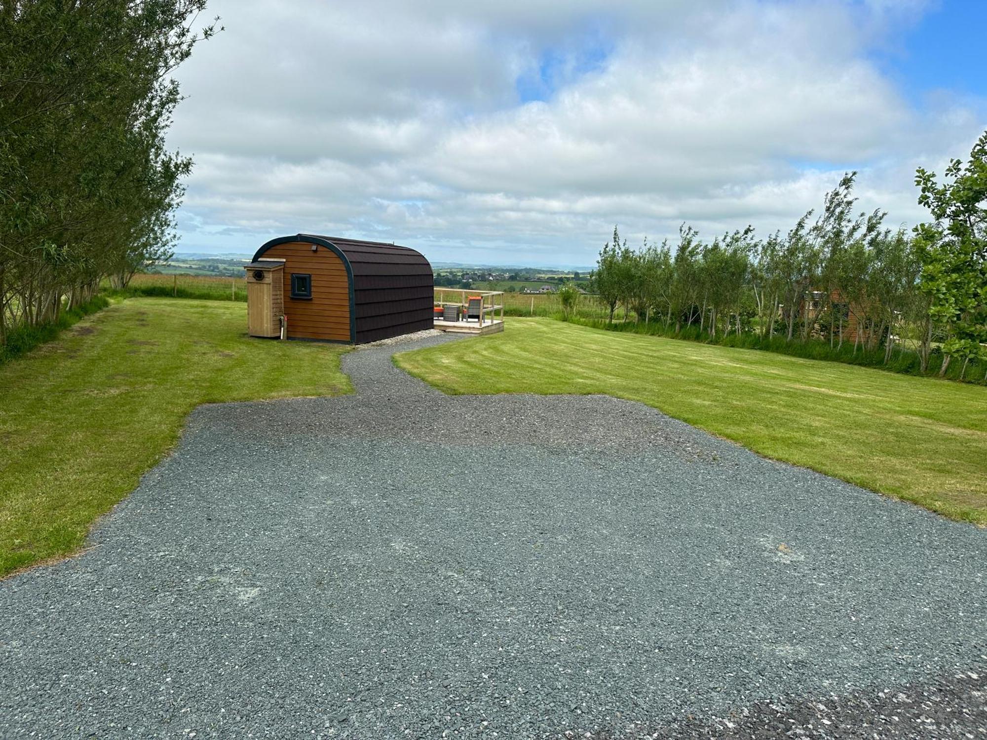 Three Peaks Pods Hotel Bentham Exterior photo